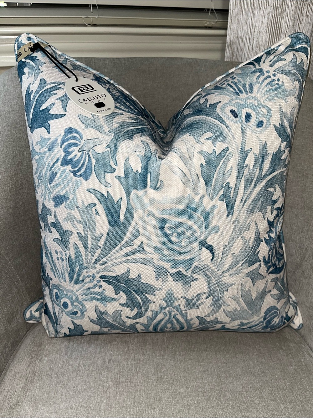 1-NWT CALLISTO HOME  JACOBEAN FLORAL DESIGN DECORATIVE PILLOW